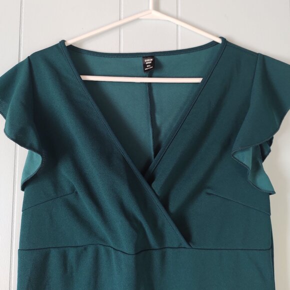 SHEIN Curve Basic Green Cap Sleeve Split V-neck Dress - Picture 5 of 7